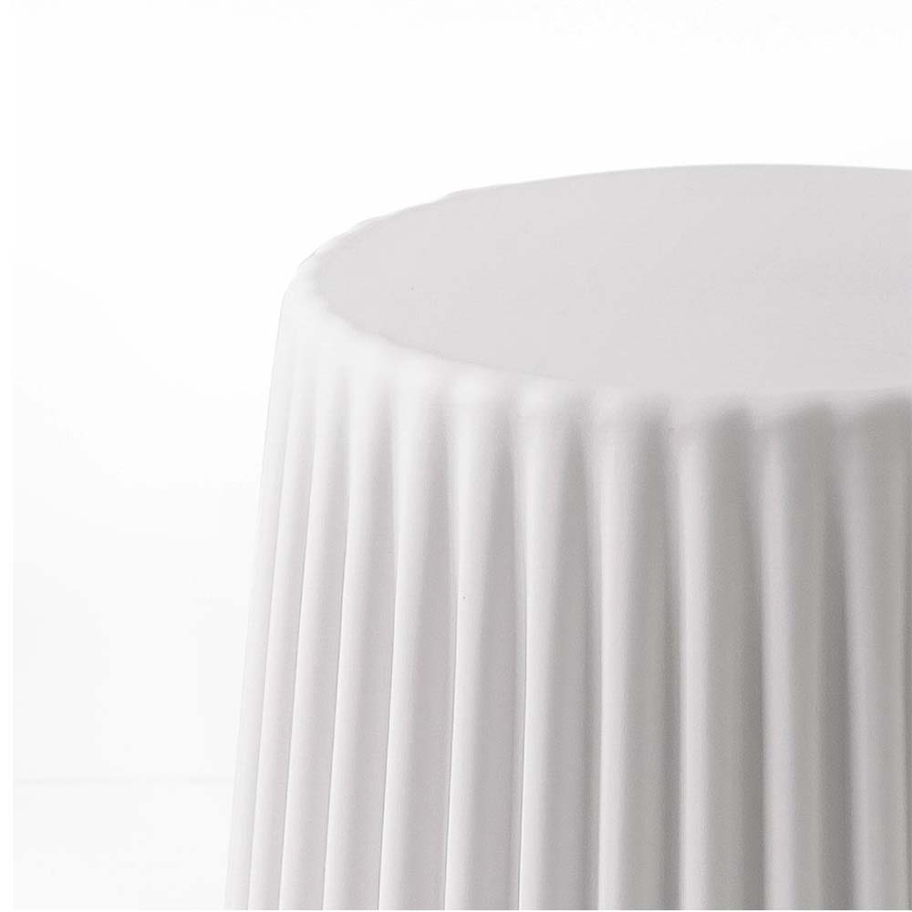Table & Bar Stools: Artiss 2x Bar Stools Cupcake Plastic Foot Stool White