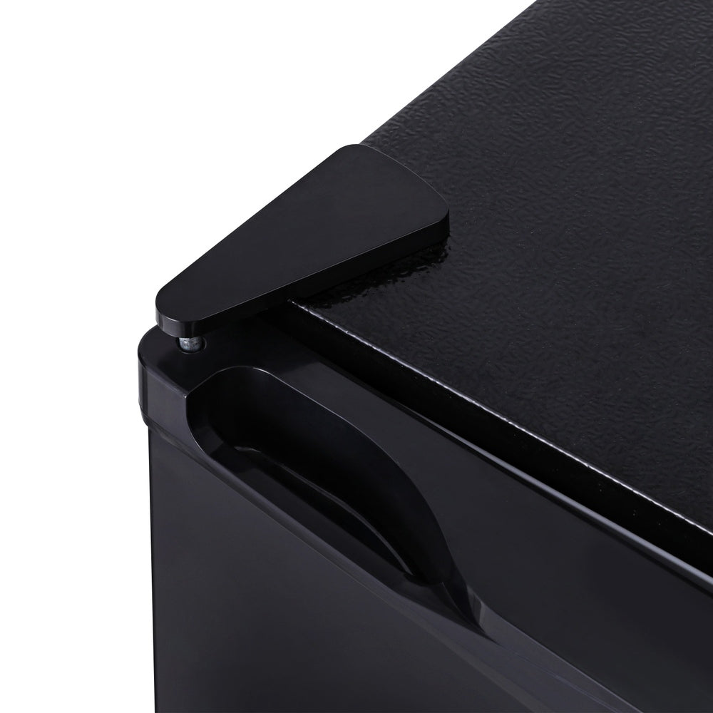 Fridges: Devanti 110L Bar Fridge Black