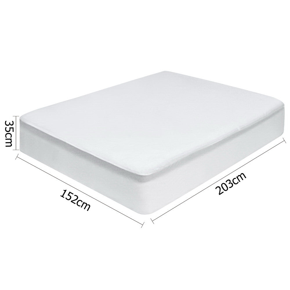 Mattress Protectors: Giselle Bedding Mattress Protector Queen