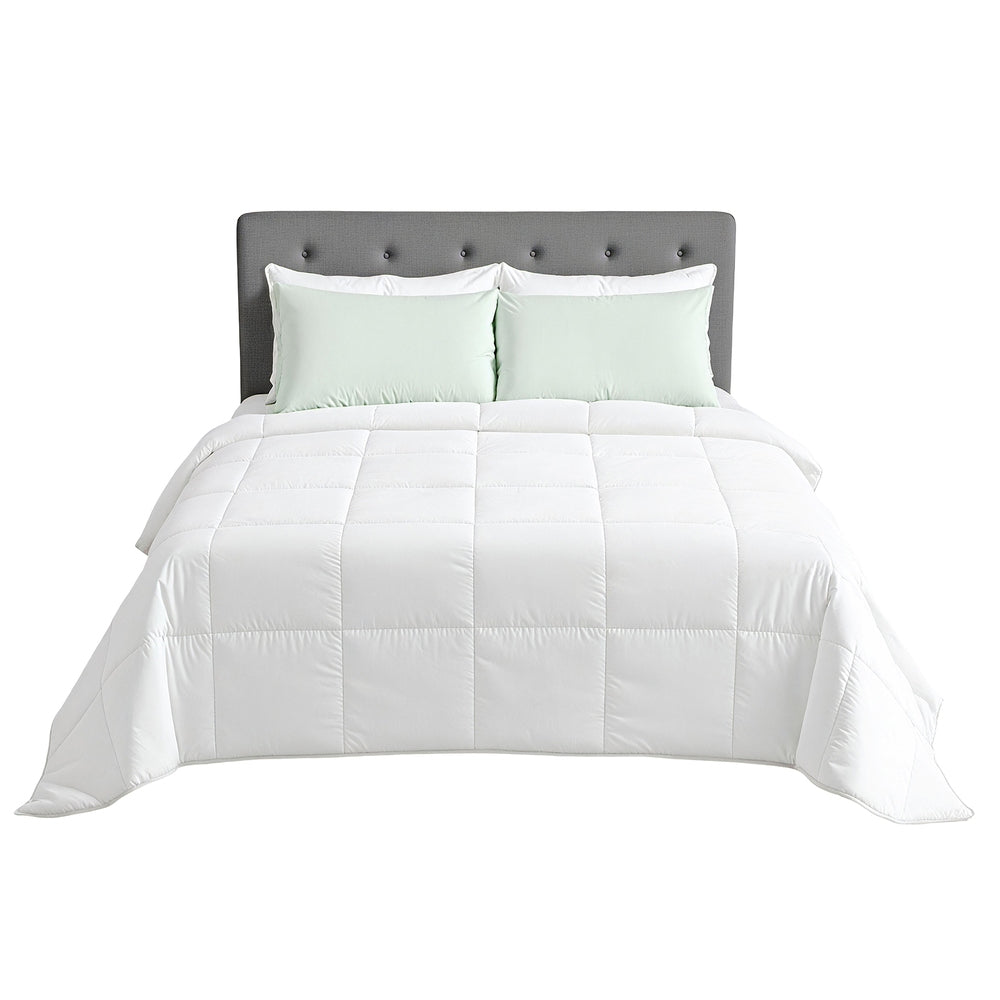 Quilts & Duvets: Giselle Bedding 200GSM Bamboo Quilt Summer Quilts All Season Doona Duvet Lightweight Super King
