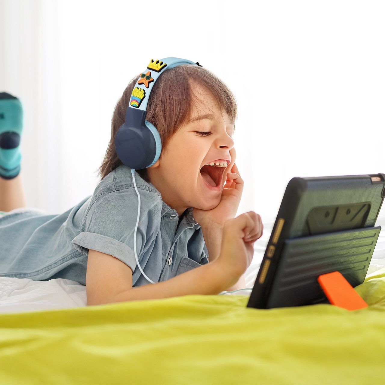 Laser Kids Wired Headphones with Charms Blue