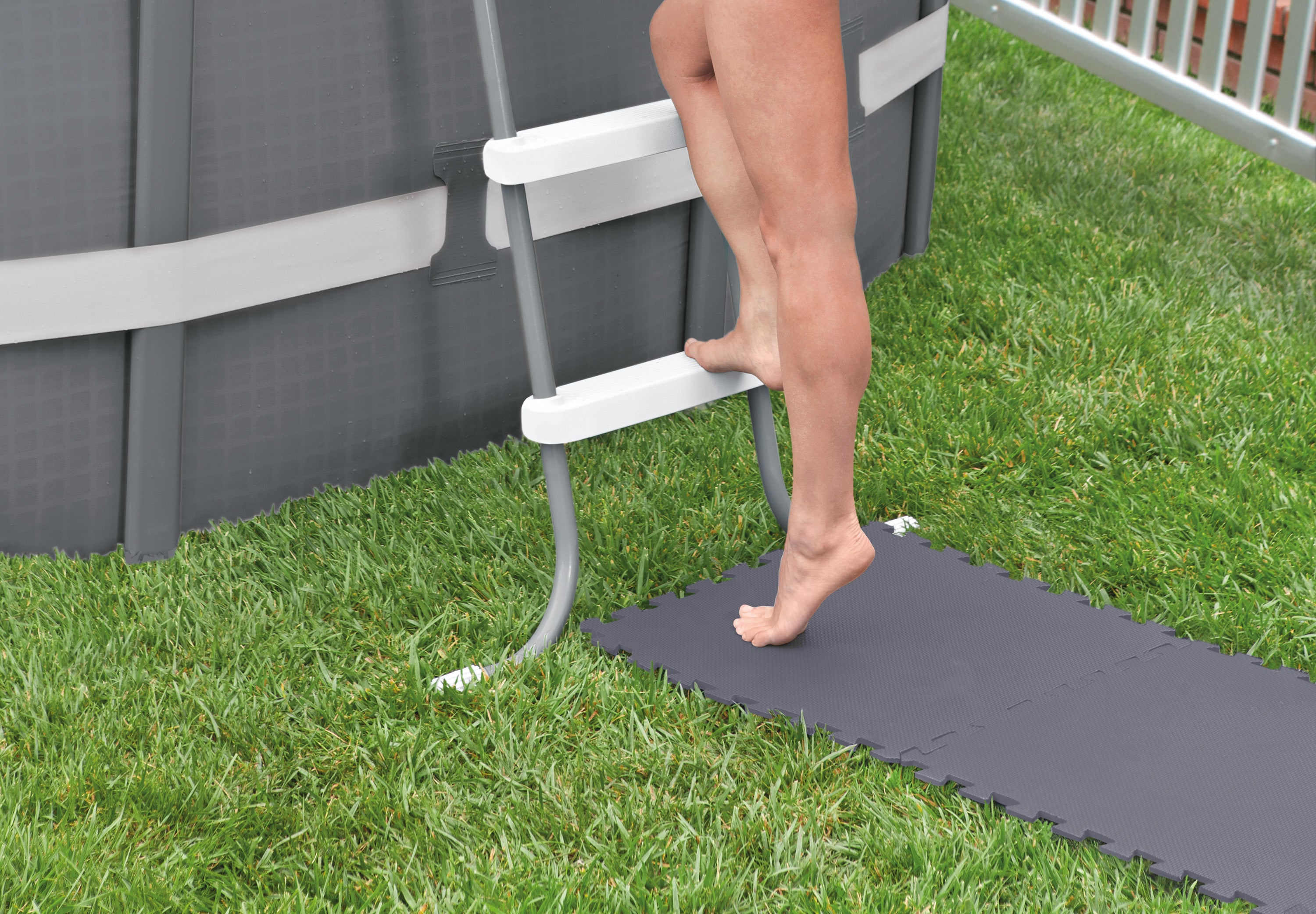 Outdoor Rugs: Intex Gray Padded Floor Protector Interlocking 8 x 50x50x0.5cm 29084