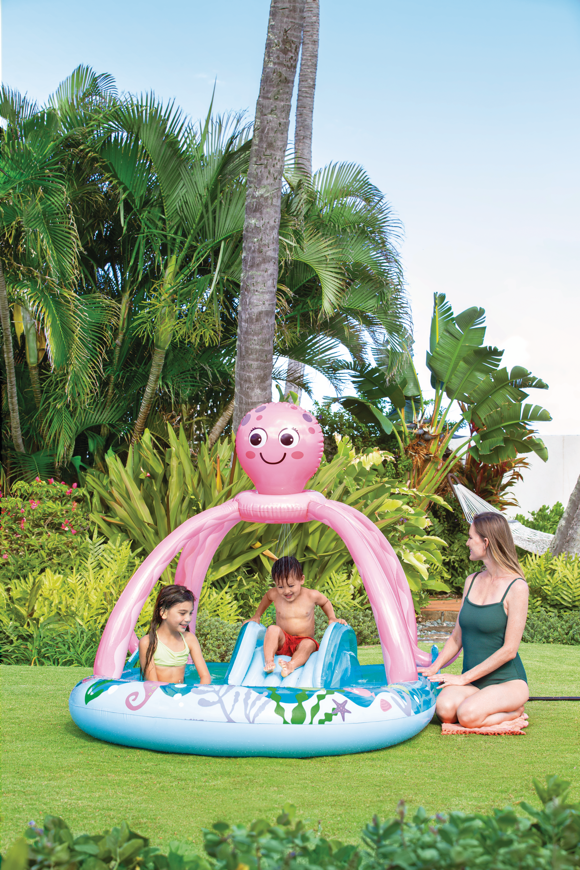 Swimming Pools: Intex Friendly Octopus Inflatable Play Centre 56138