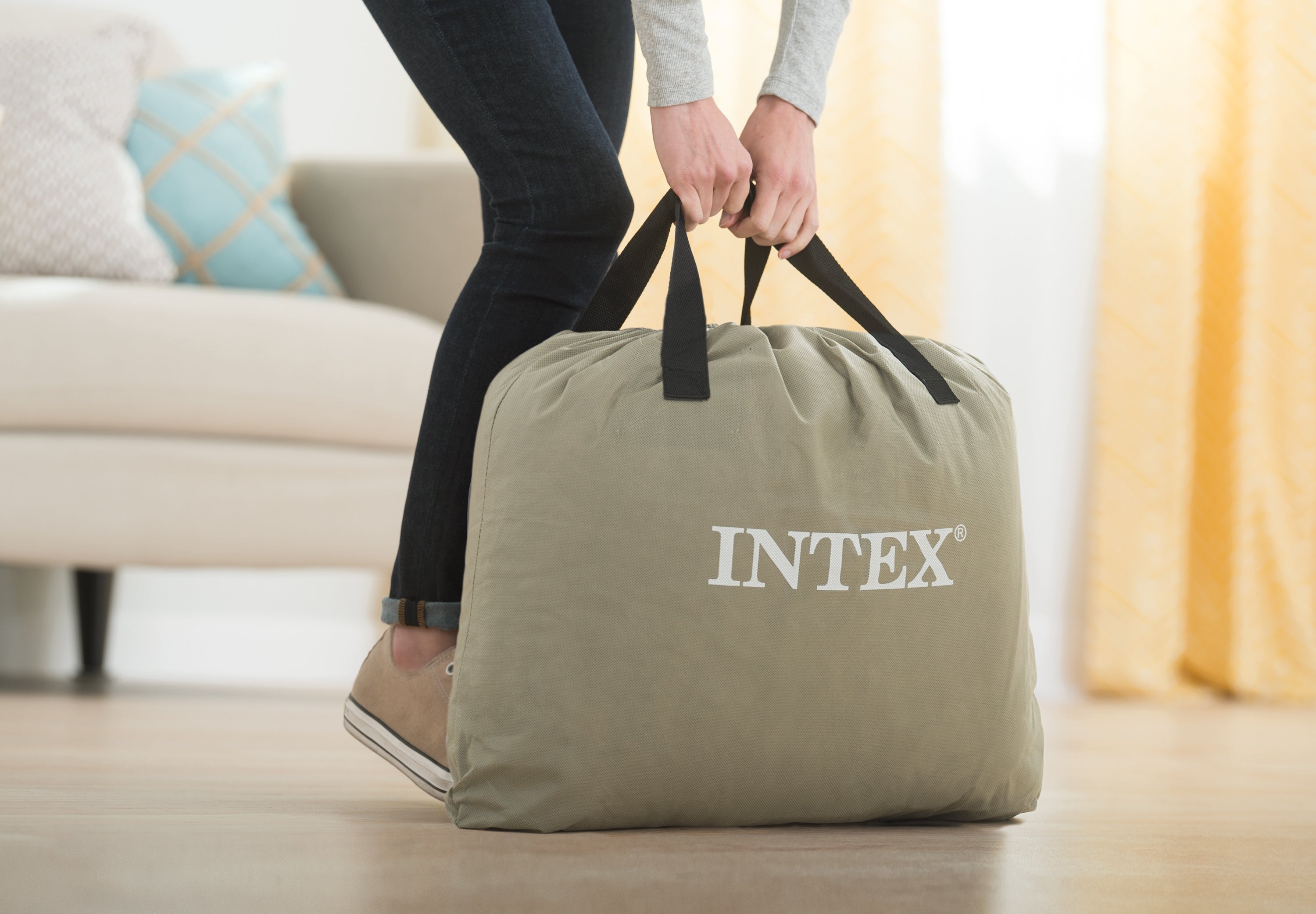 Inflatable Mattresses: Intex Queen Pillow Rest Airbed with 240v pump 64124