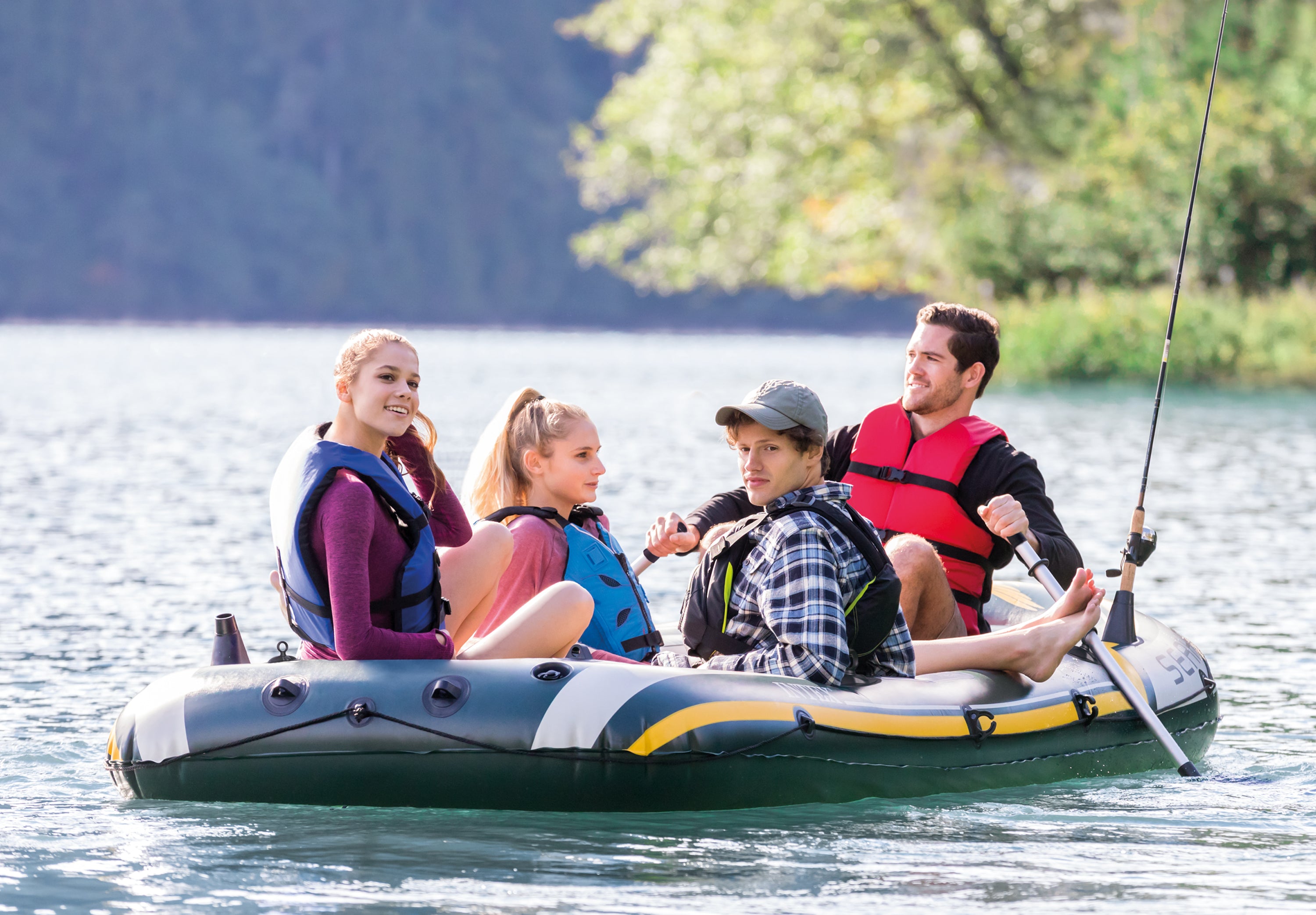 Canoes & Kayaks: Intex Seahawk 4 Boat Set 68351