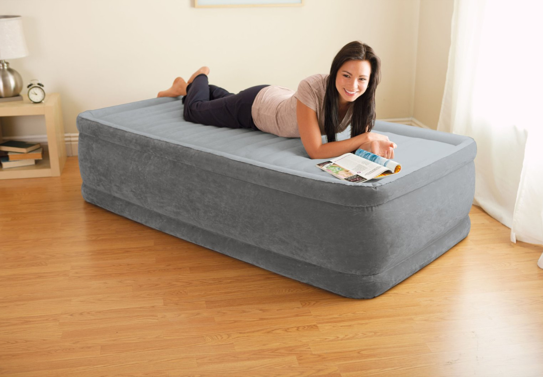 Inflatable Mattresses: Intex Single (Twin) Deluxe Air Bed 46cm 64412