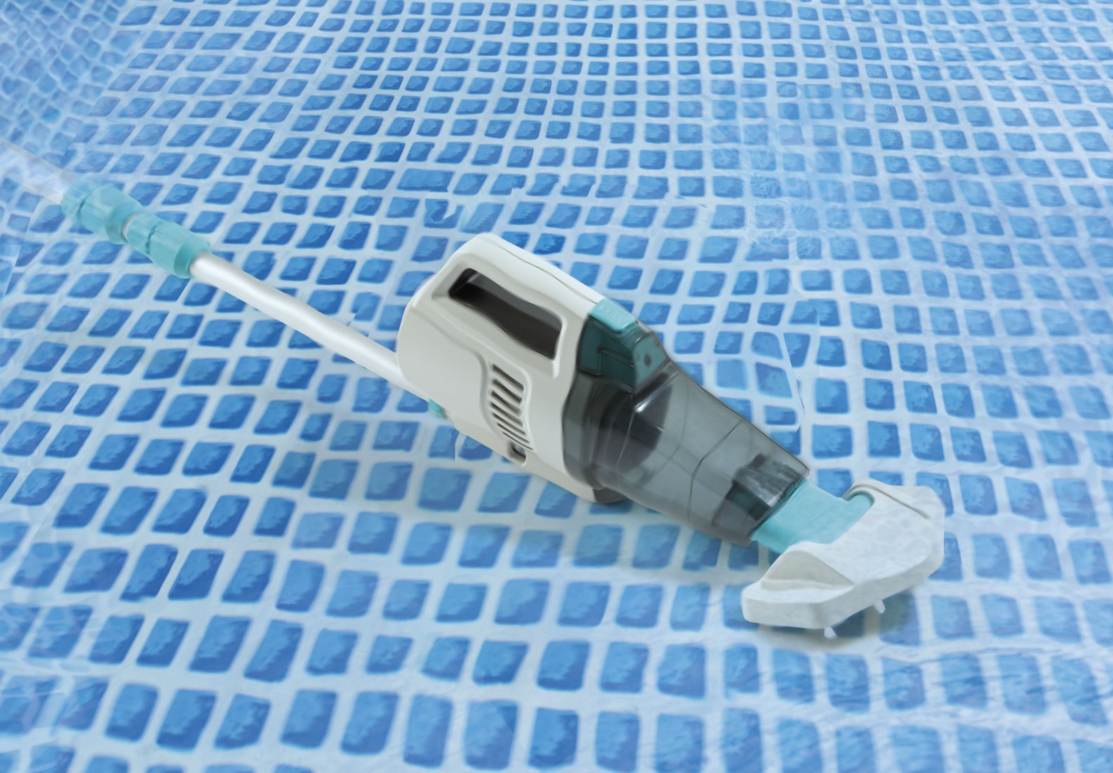 Pool Sweeps & Vacuums: Intex Pool Vacuum Rechargeable Handheld Deluxe 28628