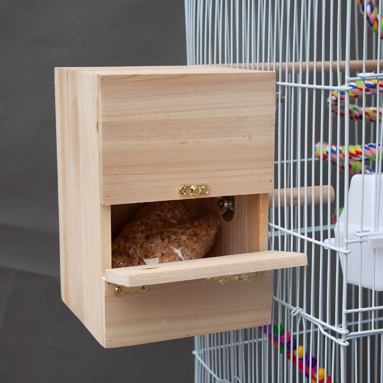 Pretend Play: Samland DOME TOP HIGH BIRD CAGE ON STAND WITH PLAY TOYS WHITE