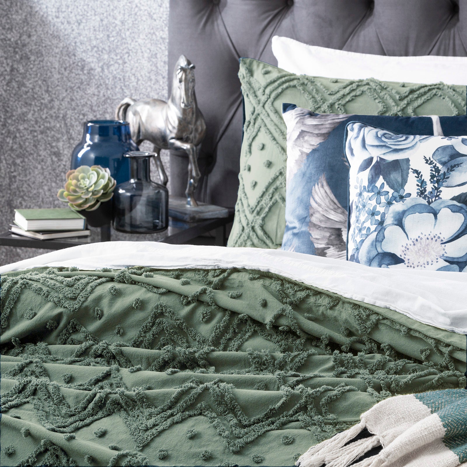 Bed Sheets: Medallion Sage Cotton Vintage Washed Tufted King Quilt Cover set by Park Avenue
