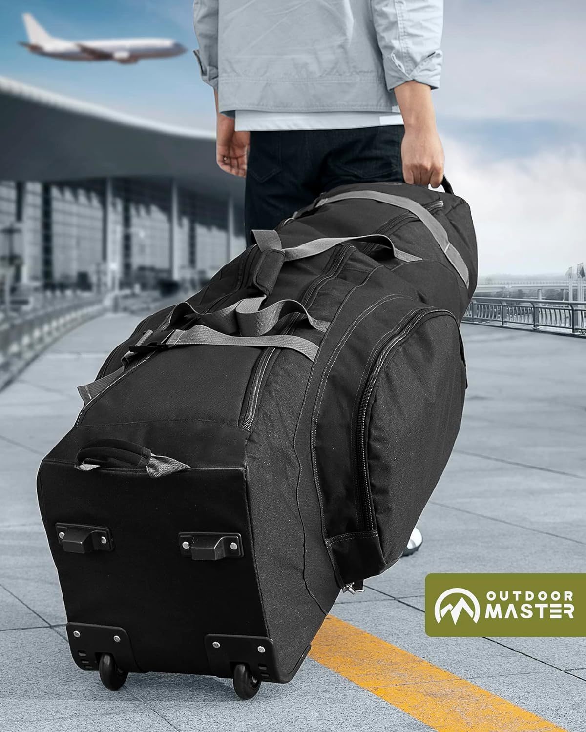 Golf Accessories: OutdoorMaster Padded Golf Club Travel Bag with Wheels, 900D Heavy Duty Oxford Waterproof -Alligators-Black