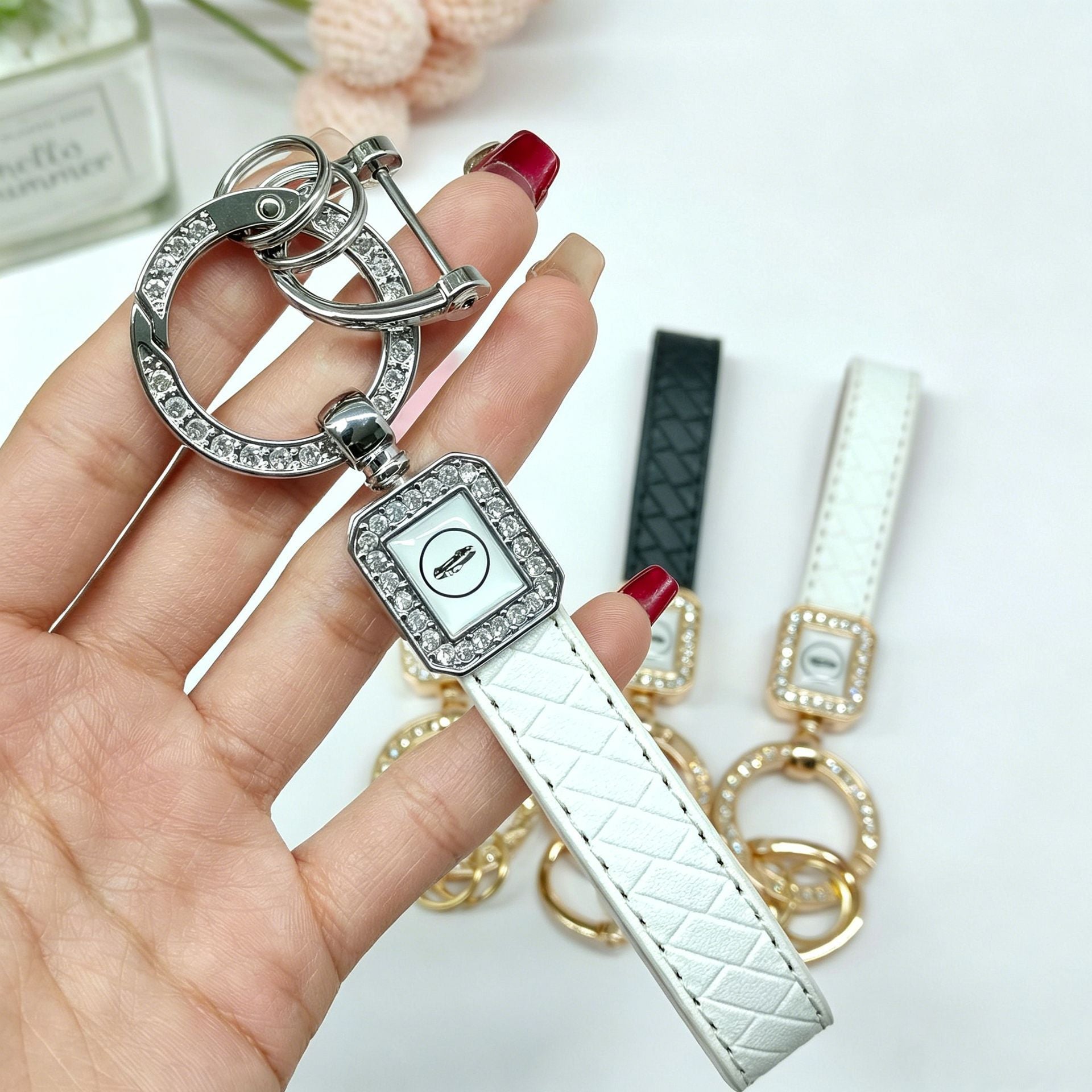 Golden Hardware White 25 Pack