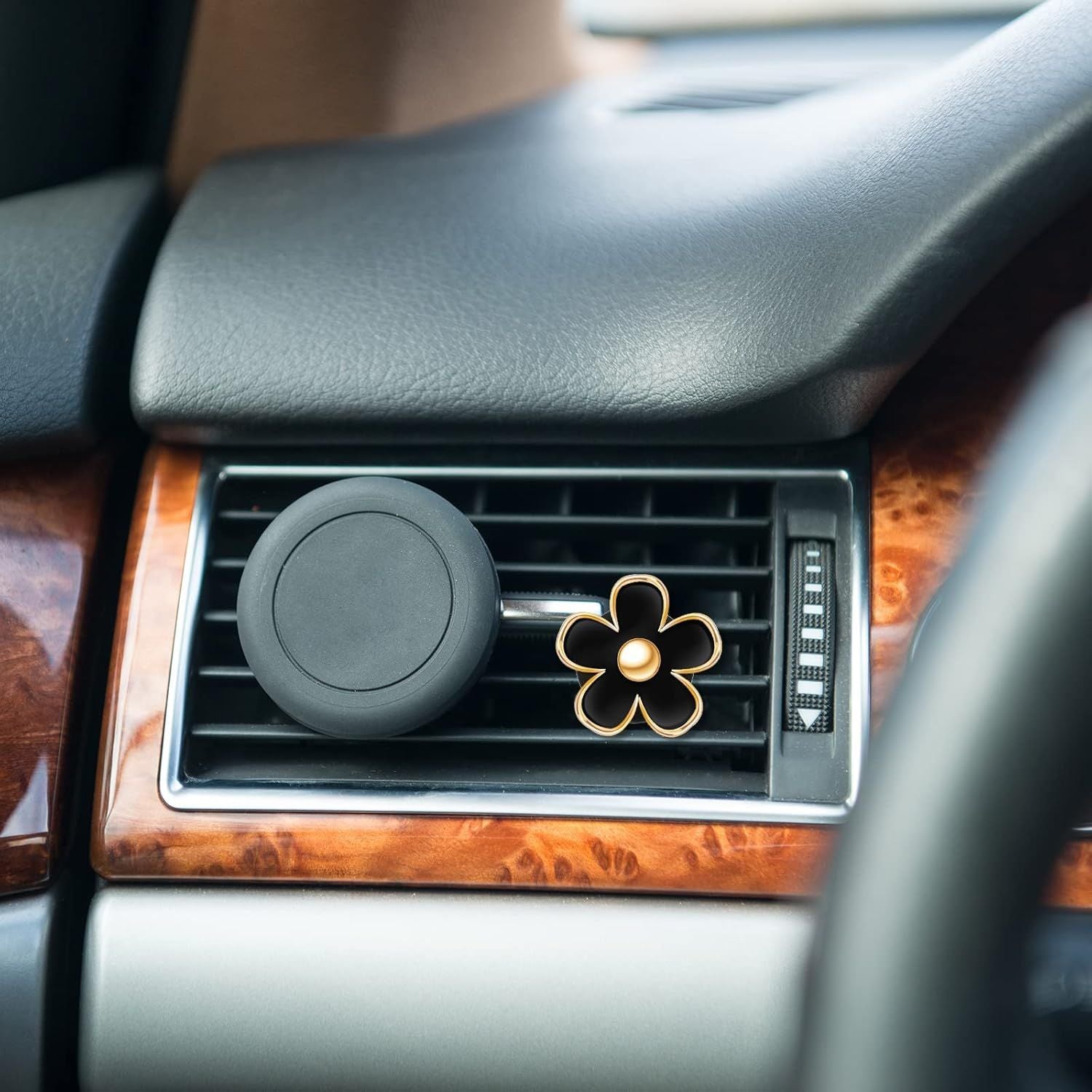 6 Pcs Daisy Flower Air Vent Clip Accessories Air Conditioning Outlet Clip Car Air Freshener Dashboard Accessories Charm Car Inter Decor(2.5 cm, 3 cm, 3.3 cm,Black)