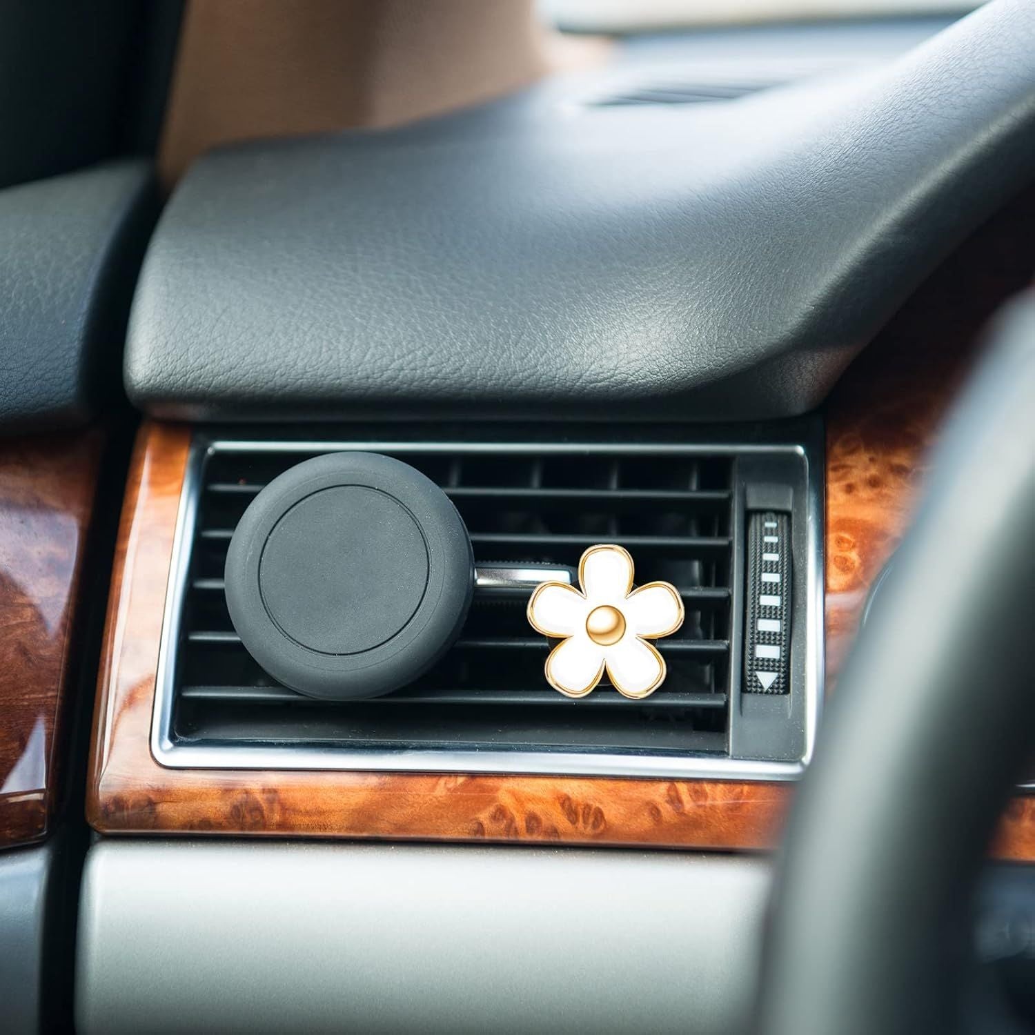 6 Pcs Daisy Flower Air Vent Clip Accessories Air Conditioning Outlet Clip Car Air Freshener Dashboard Accessories Charm Car Inter Decor(3 cm, 3.3 cm,Red, White, Black)