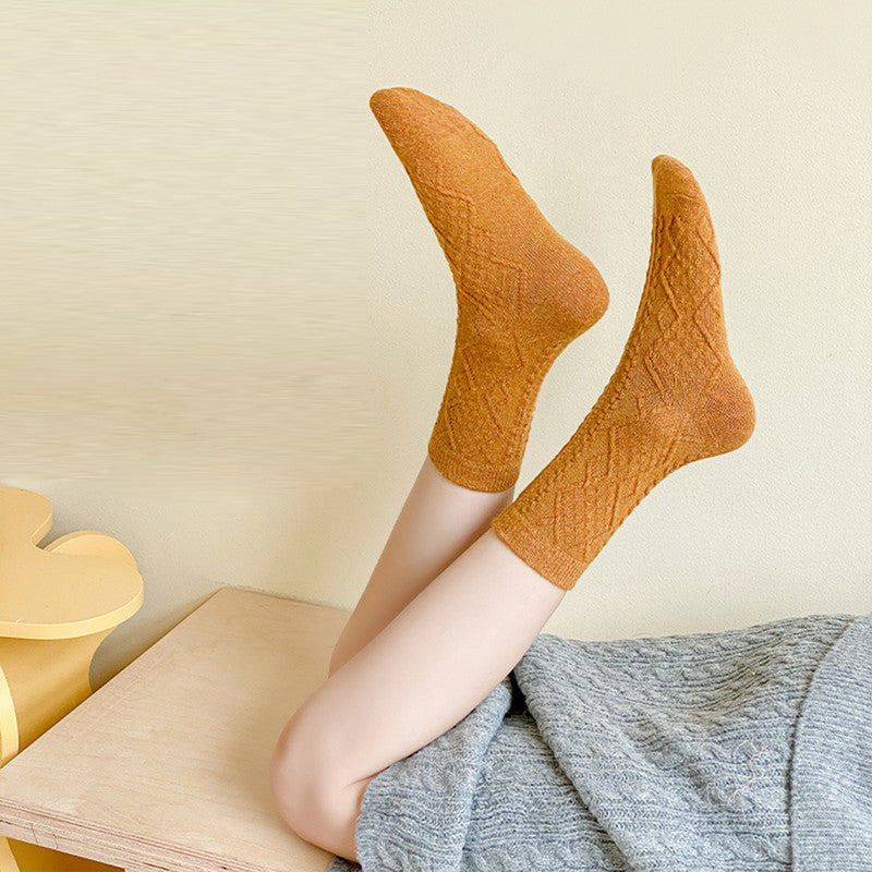 4-pair pack of mixed color socks, women's fall/winter socks, comfortable, soft and warm house socks.
