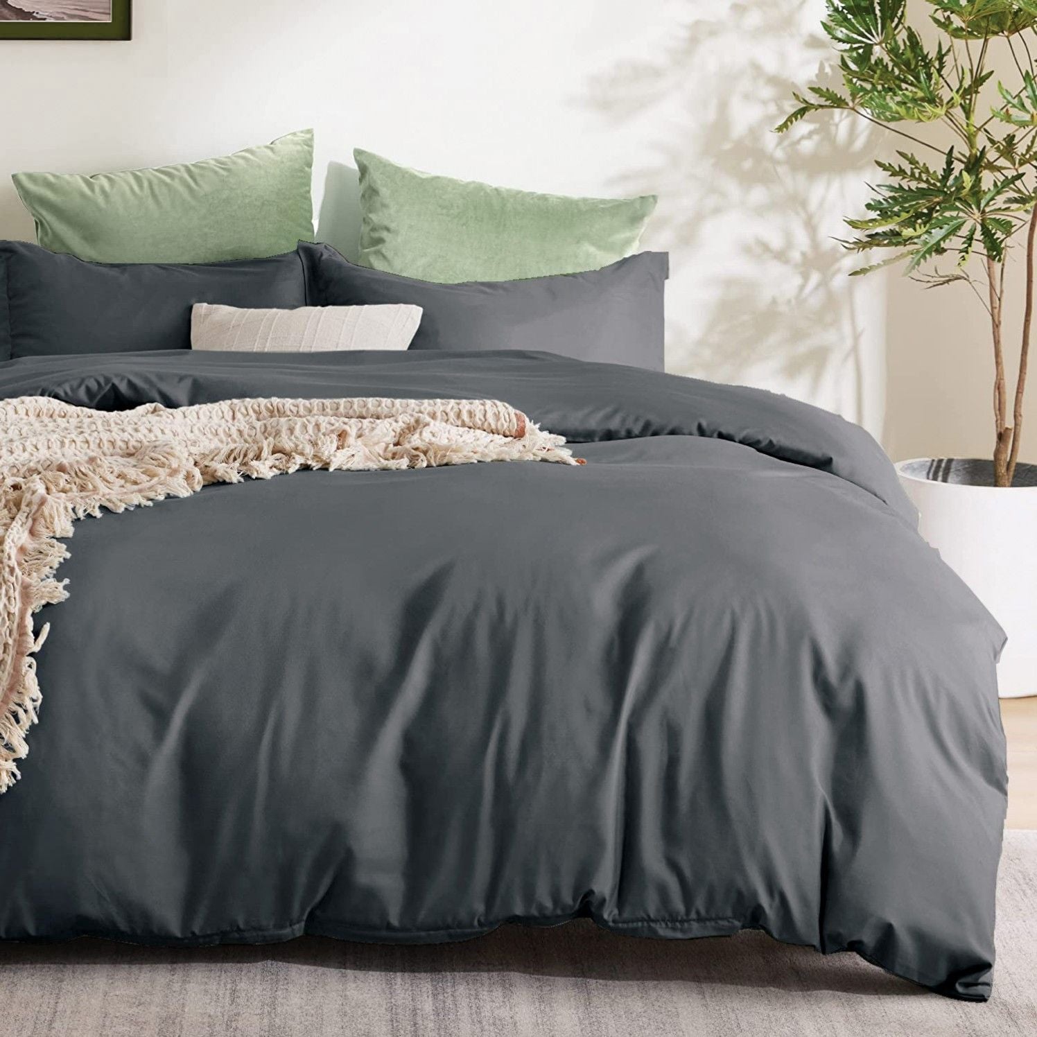 3 Piece Hotel Soft Microfiber Quilt Cover Set-2000TC Duvet/Donna Cover Set & Pillowcases -1 Quilt Cover Zipper Closure & 1 x Pillowcases-Breathable Bedding - Wrinkle, Fade, Stain Resistant(Dark gray,Super King)