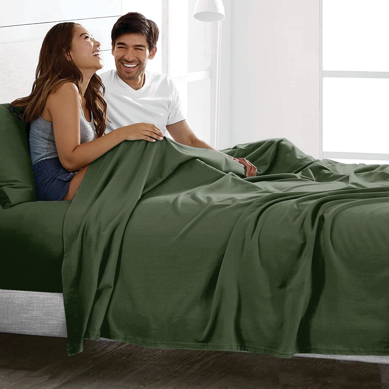 4 Piece Bed Sheet Set- Bedding Sheets & Pillowcases -Breathable Bedding - Wrinkle, Fade, Stain Resistant-Deep Pocket Flat Fitted Bed Sheet Set(Olive green,Super King)