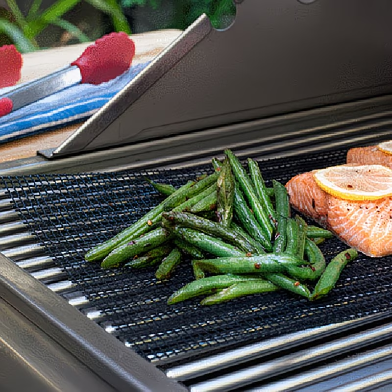 Black 3-Pack Premium Non-Stick PTFE Grill Mesh Mats - Reusable, easy-to-clean round wire mesh mats, perfect for outdoor grilling, ideal for chicken wings, etc., an essential cooking accessory for homes and dormitories.