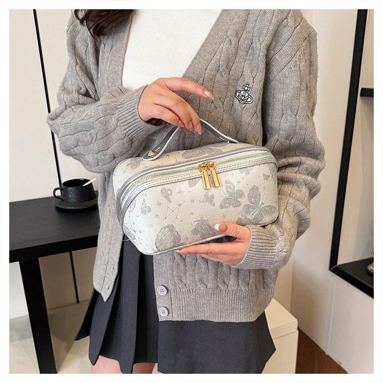 ✨ Large Capacity 3D Makeup Bag | Jacquard Fabric + Metal Zipper | Multi-Compartment Organizer, Fits Full Skincare & Makeup for Commute & Travel!/WHITE