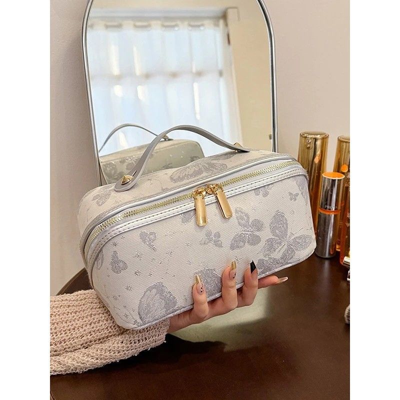 ✨ Large Capacity 3D Makeup Bag | Jacquard Fabric + Metal Zipper | Multi-Compartment Organizer, Fits Full Skincare & Makeup for Commute & Travel!/silver gray