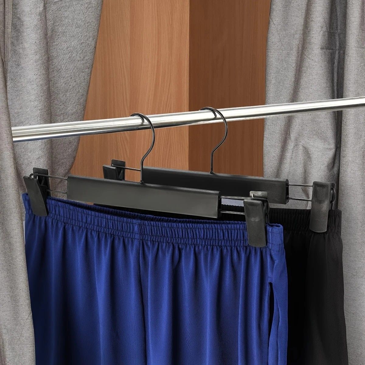 5pcs✨ Multi-Purpose Trouser Hanger | 360° Swivel Hook + Non-Slip Clips | Heavy-Duty & Space-Saving, Holds Pants, Skirts, Towels & Underwear for Closet & Balcony!