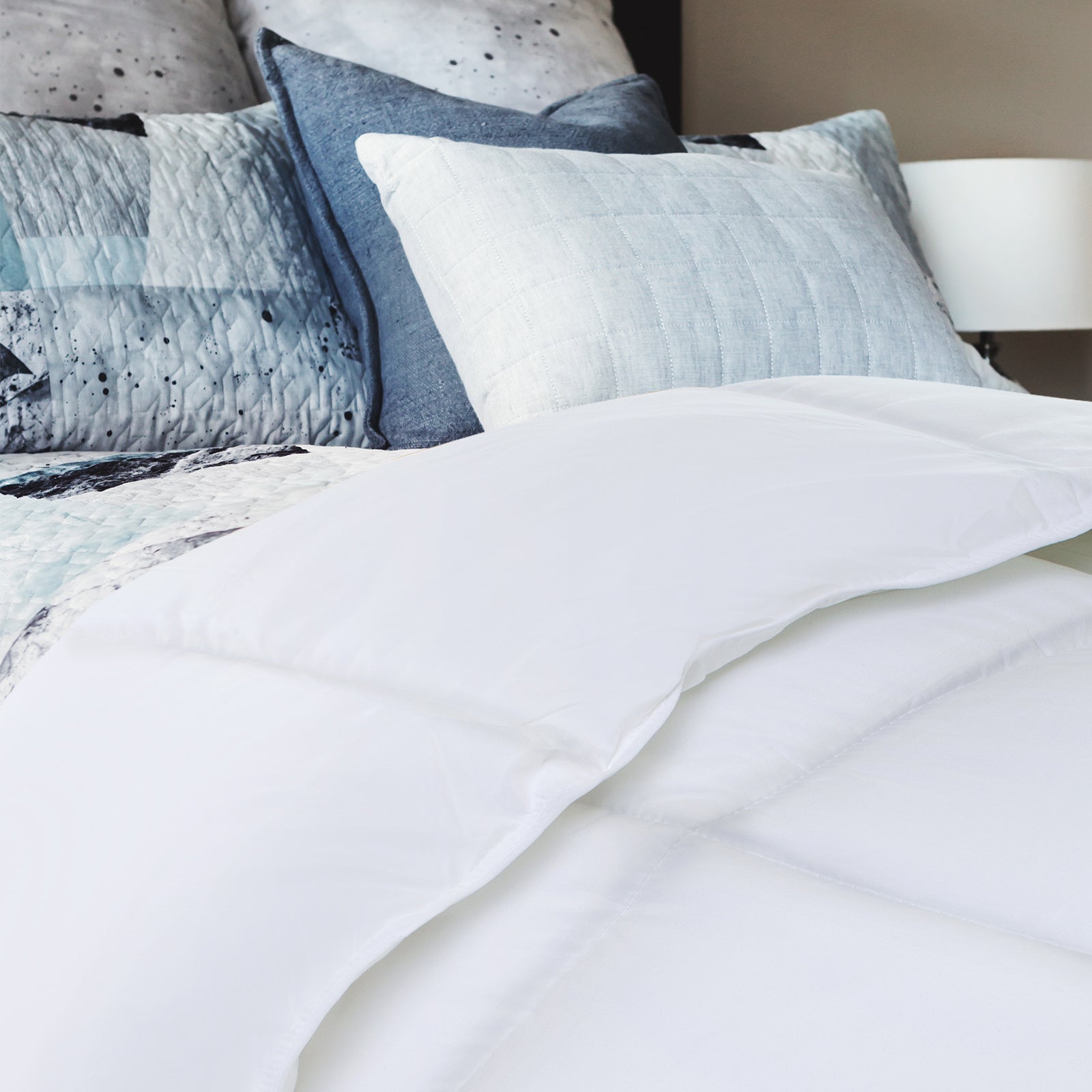 Quilts & Duvets: Royal Comfort 800GSM Silk Blend Quilt Duvet Ultra Warm Winter Weight  - Single - White