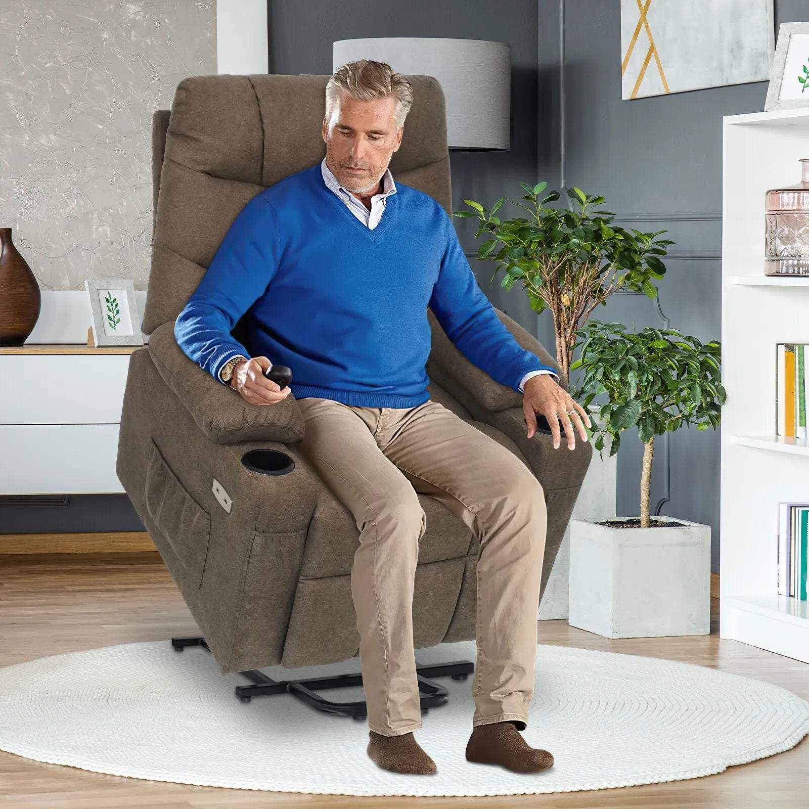 Brown Electric Massage Recliner Chair in Black with Heating and Vibration, 108x100x85cm