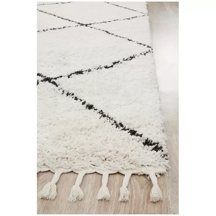 Saffron 22 White Indoor Rug 400 x 300cm - Plush Polypropylene for Living Room