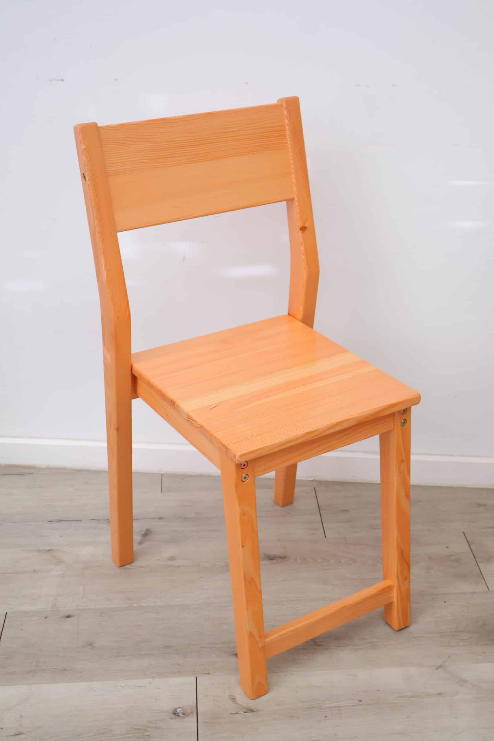 Outdoor Dining Sets: Classic Wooden Chair