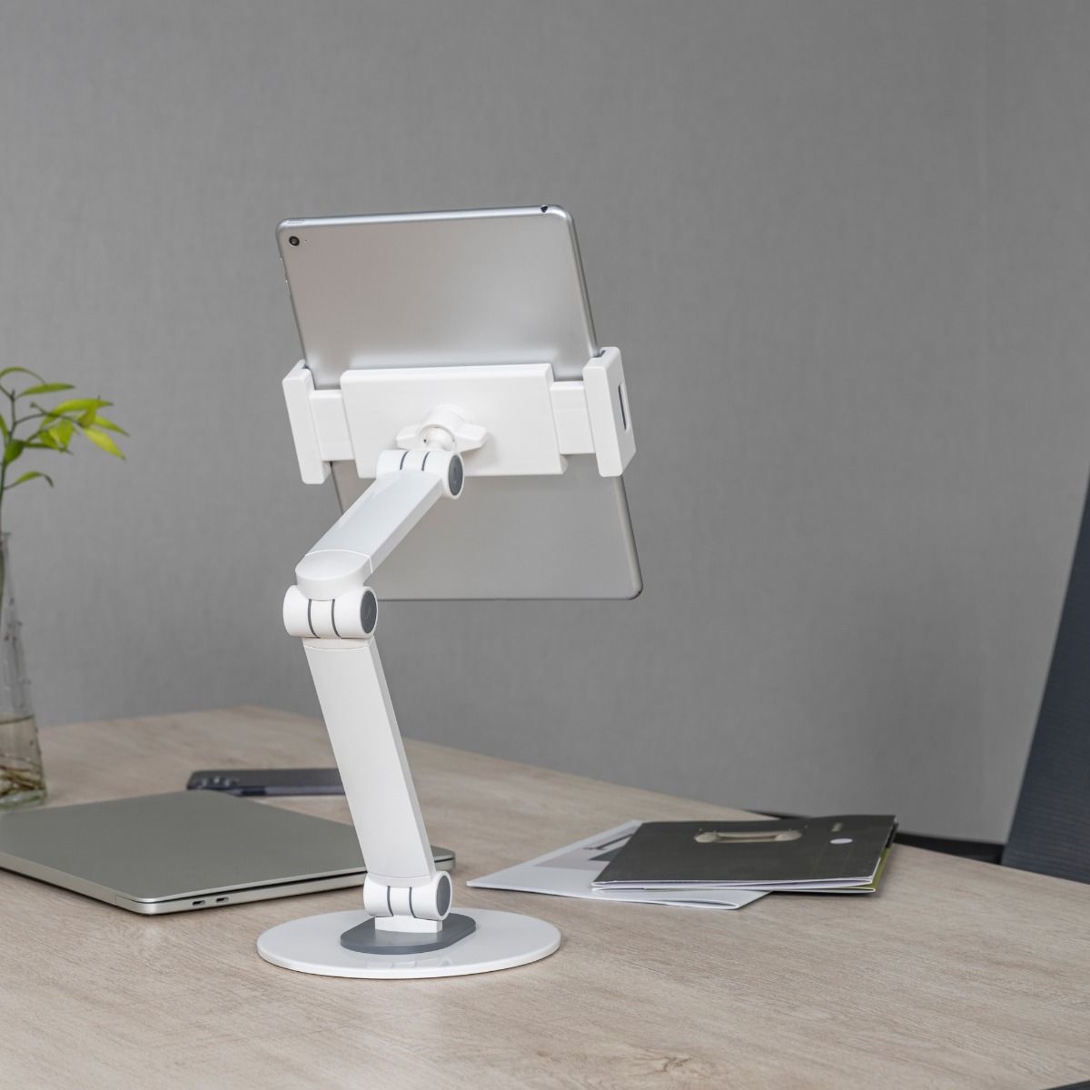 Tablets & Cases: activiva Universal iPad & Tablet Tabletop Stand