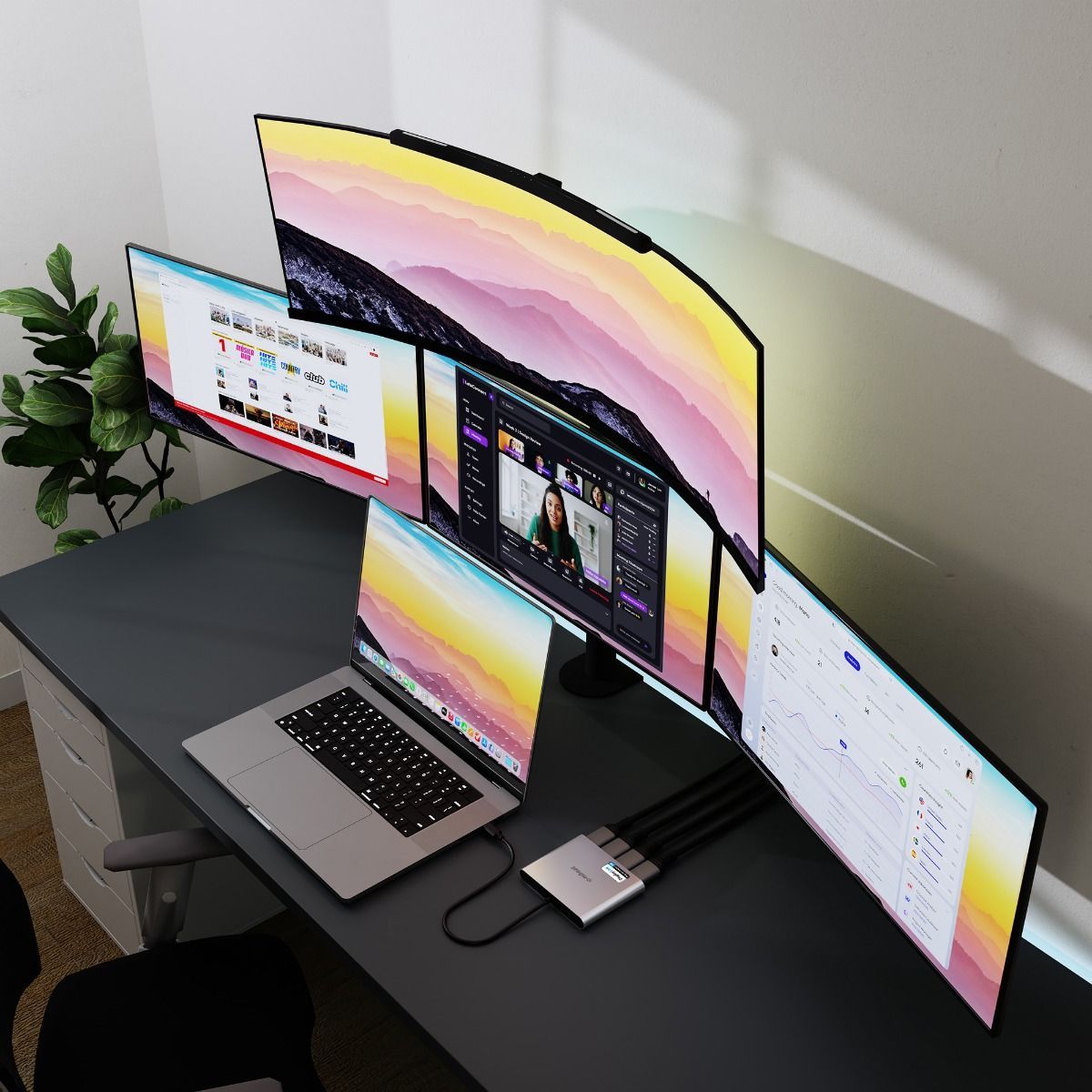 mbeat USB-C Quad 4K HDMI DisplayLink Adapter with PD Pass-through