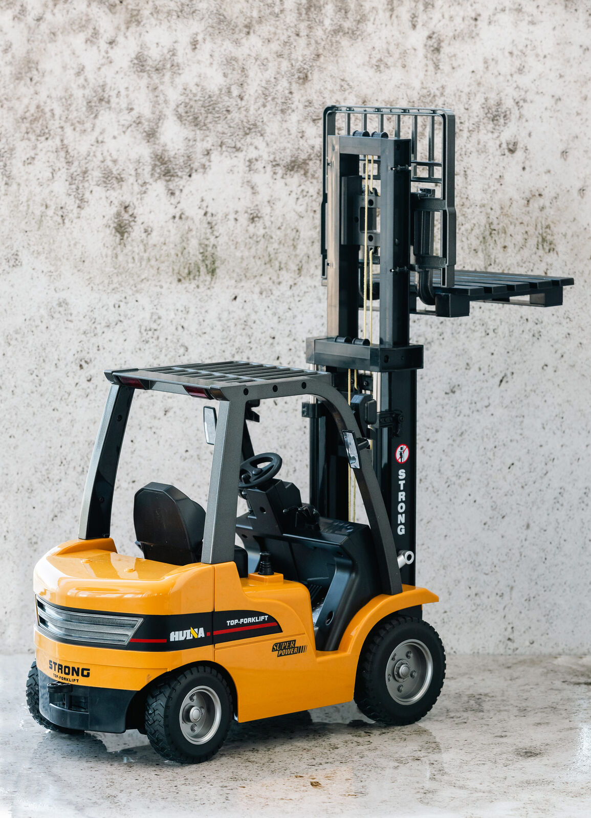 Activity Toys: 1:10 Scale 2.4G 8-Channel Metal Remote Control Forklift Construction Vehicle with Lifting Function & Sound