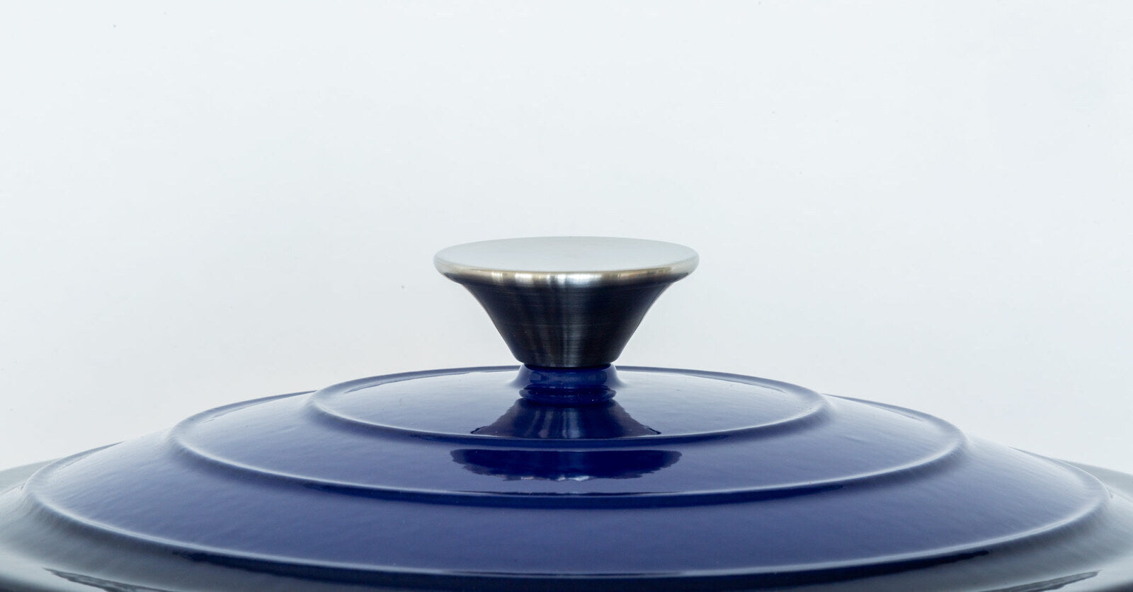 Skillets & Frying Pans: 26cm Enamelled Cast Iron French Oven Casserole (4.7L) - Blue