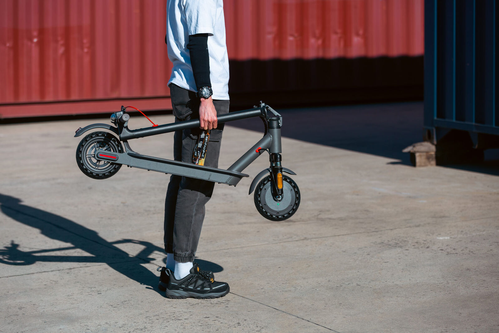 Electric Scooters: Electric Scooter, 350W Motor, 8.5 inch  Tyres, Front Suspension, Smart App, Foldable, 25kph