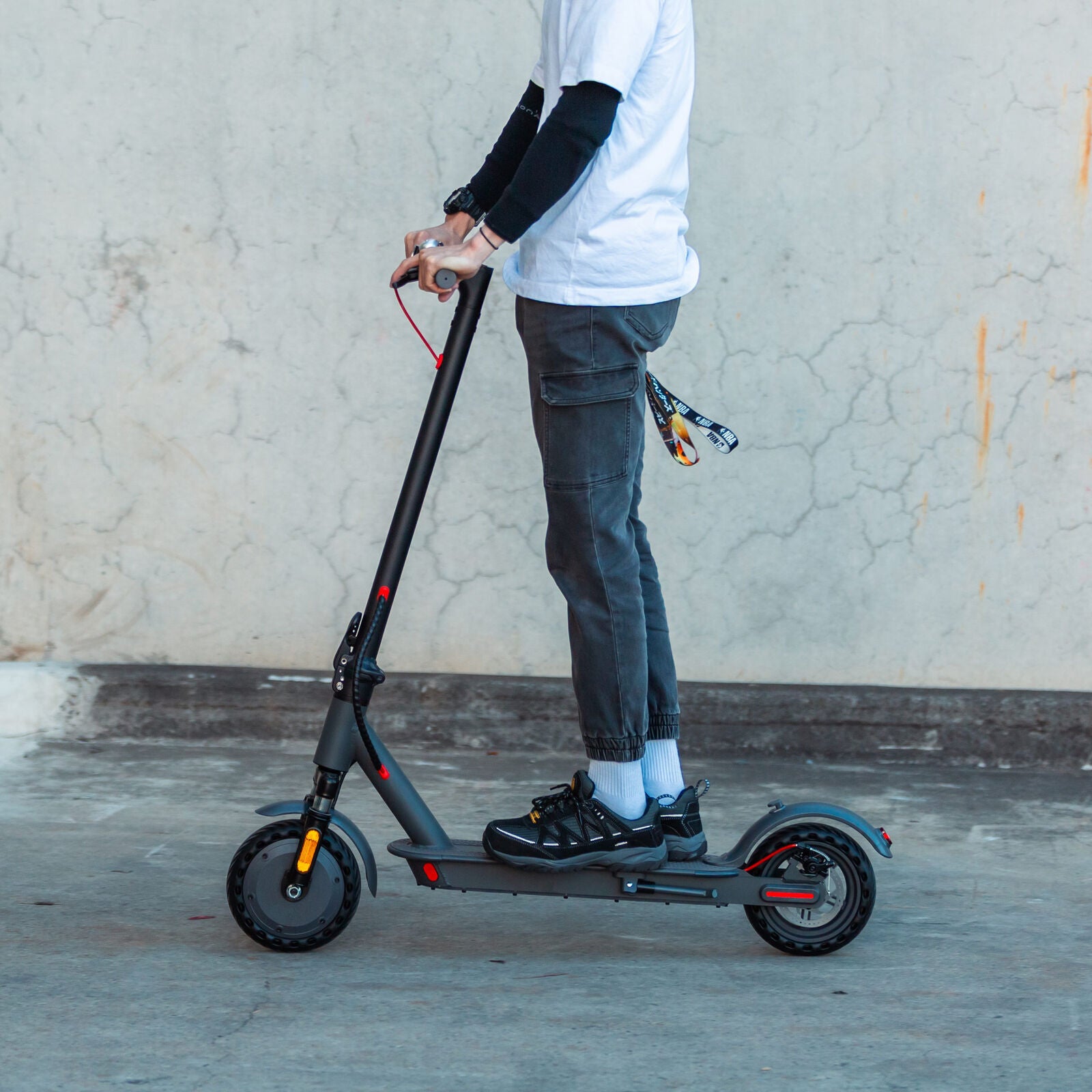 Electric Scooters: Electric Scooter, 350W Motor, 8.5 inch  Tyres, Front Suspension, Smart App, Foldable, 25kph