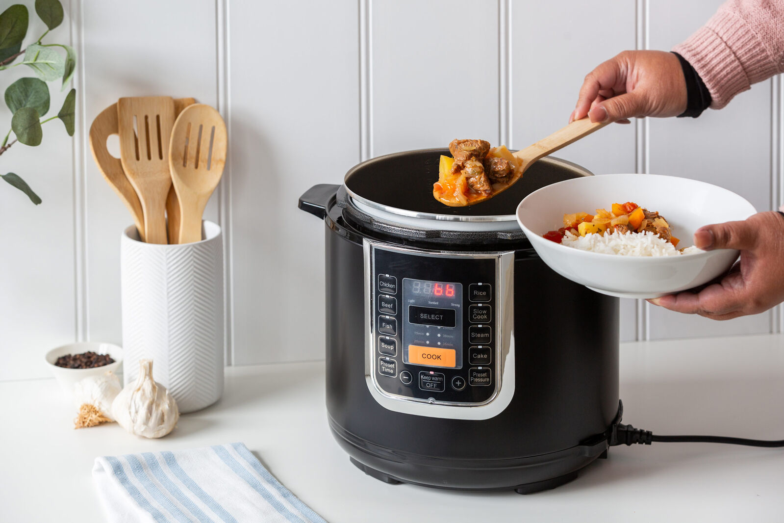 6L Ceramic Coated, PFAS Free Automatic Pressure Cooker