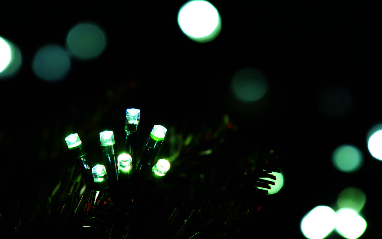 Outdoor Lights: 300 White solar LED string lights