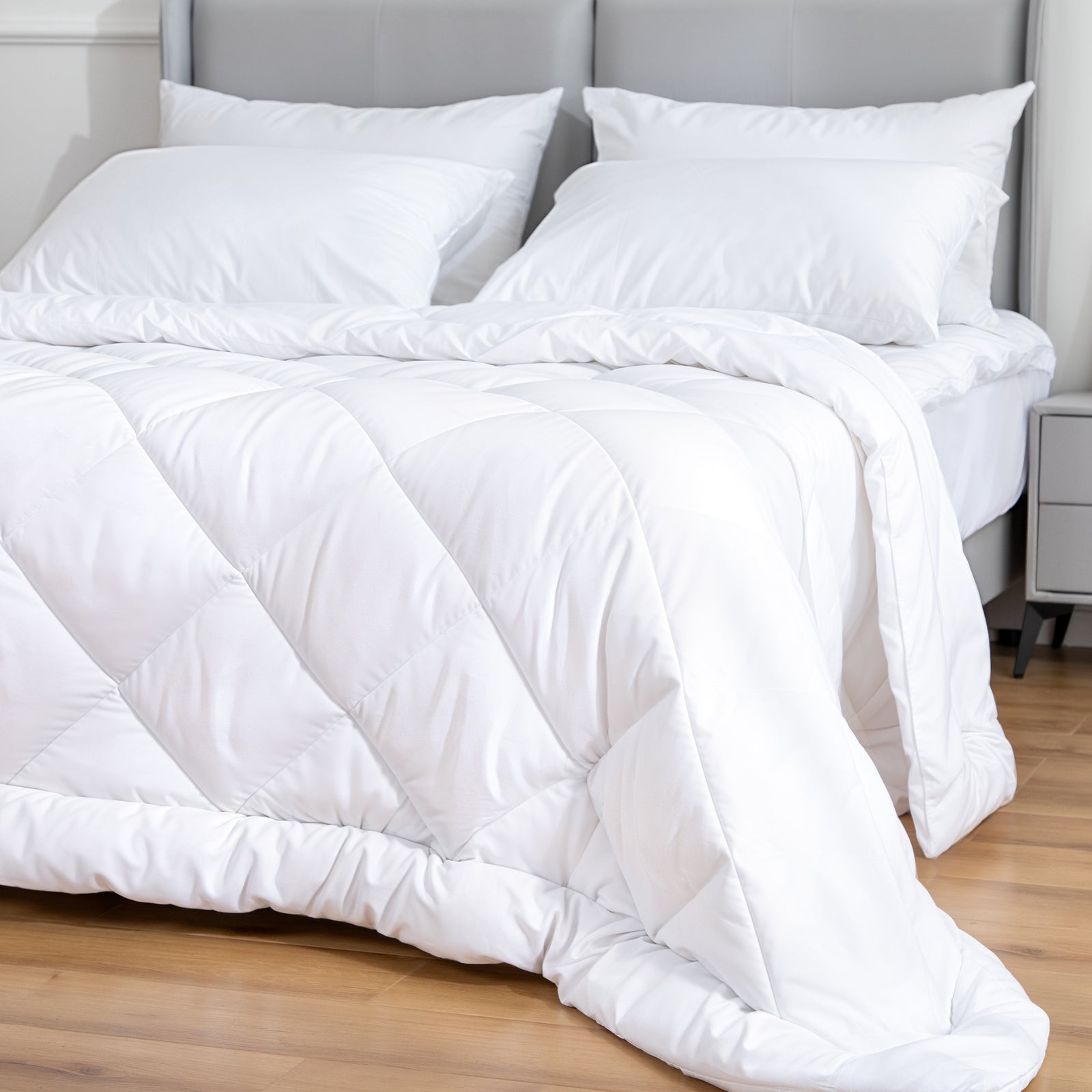 Quilts & Duvets: Microfiber/Bamboo Blend, Hypoallergenic & Antibacterial Quilt - King