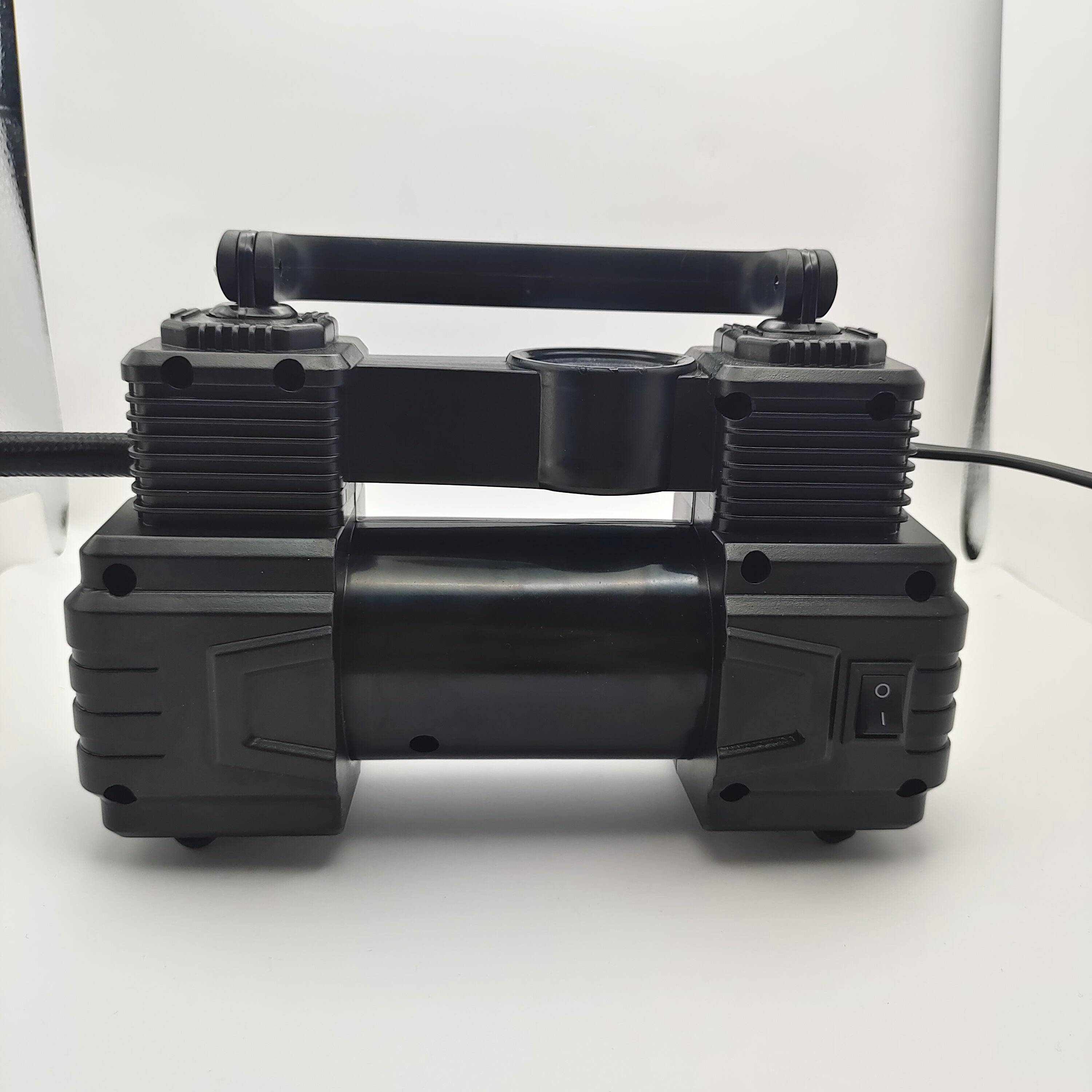 Air Pumps: 12V Car Air Compressor Pump Tyre Deflator Inflator 120PSI Portable 4WD Truck AU