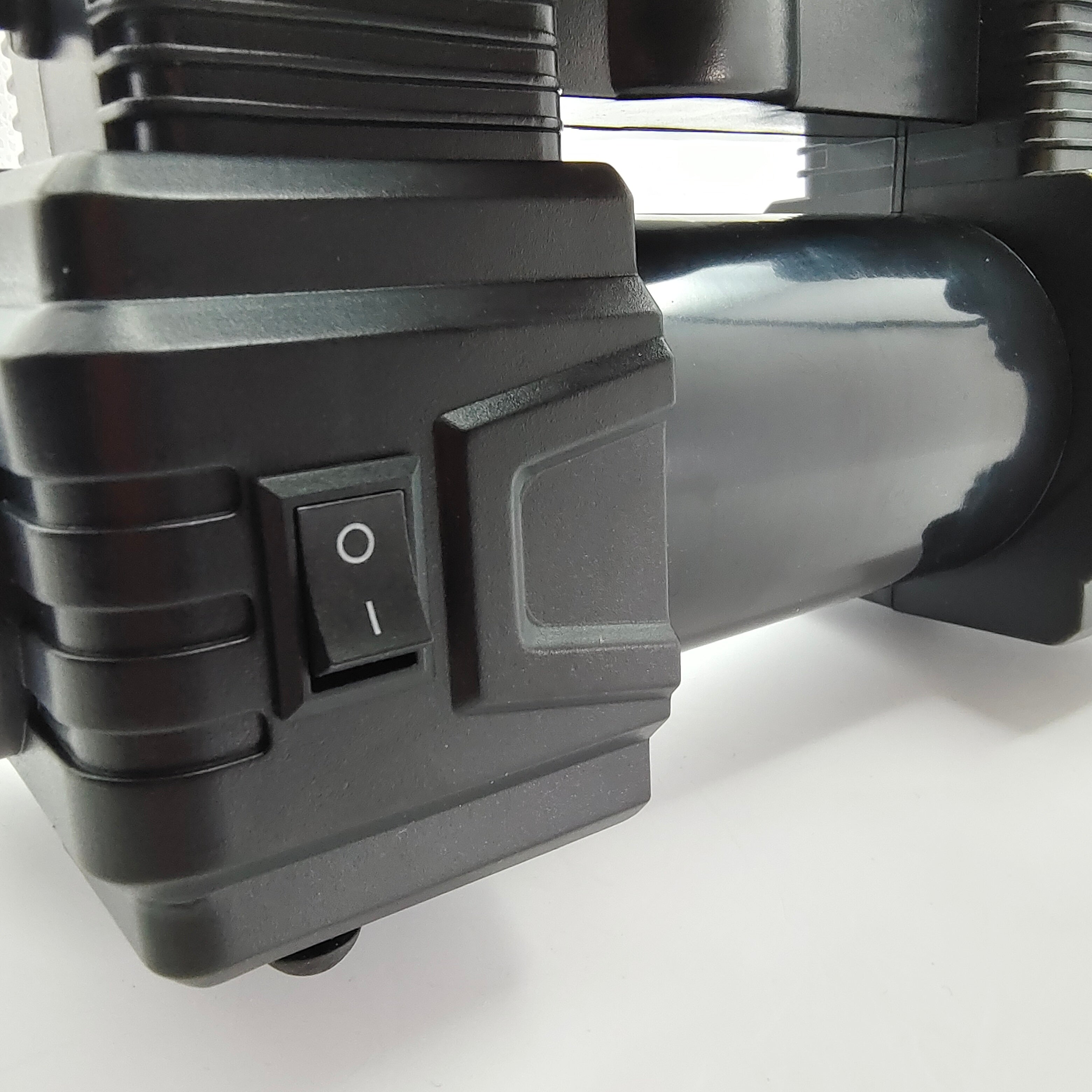 Air Pumps: 12V Car Air Compressor Pump Tyre Deflator Inflator 120PSI Portable 4WD Truck AU