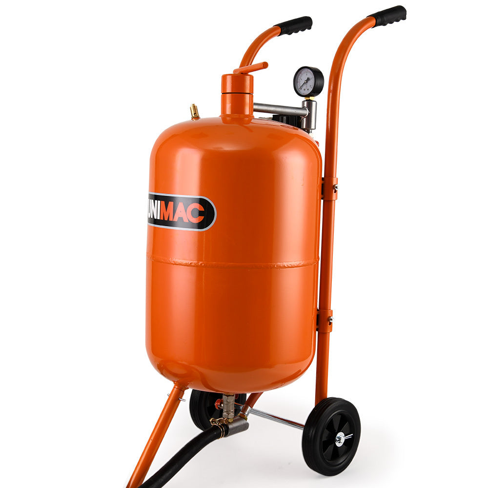 Automotive Repair & Speciality Tools: UNIMAC 38L Sandblasting Tank, Pressurised Design with Sandblast Gun Set with Hose
