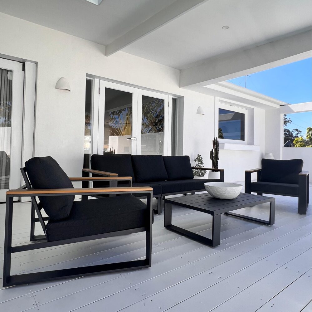 Outdoor Sofas & Lounge Sets: 5 Seater Grandeur Lounge Suite  White