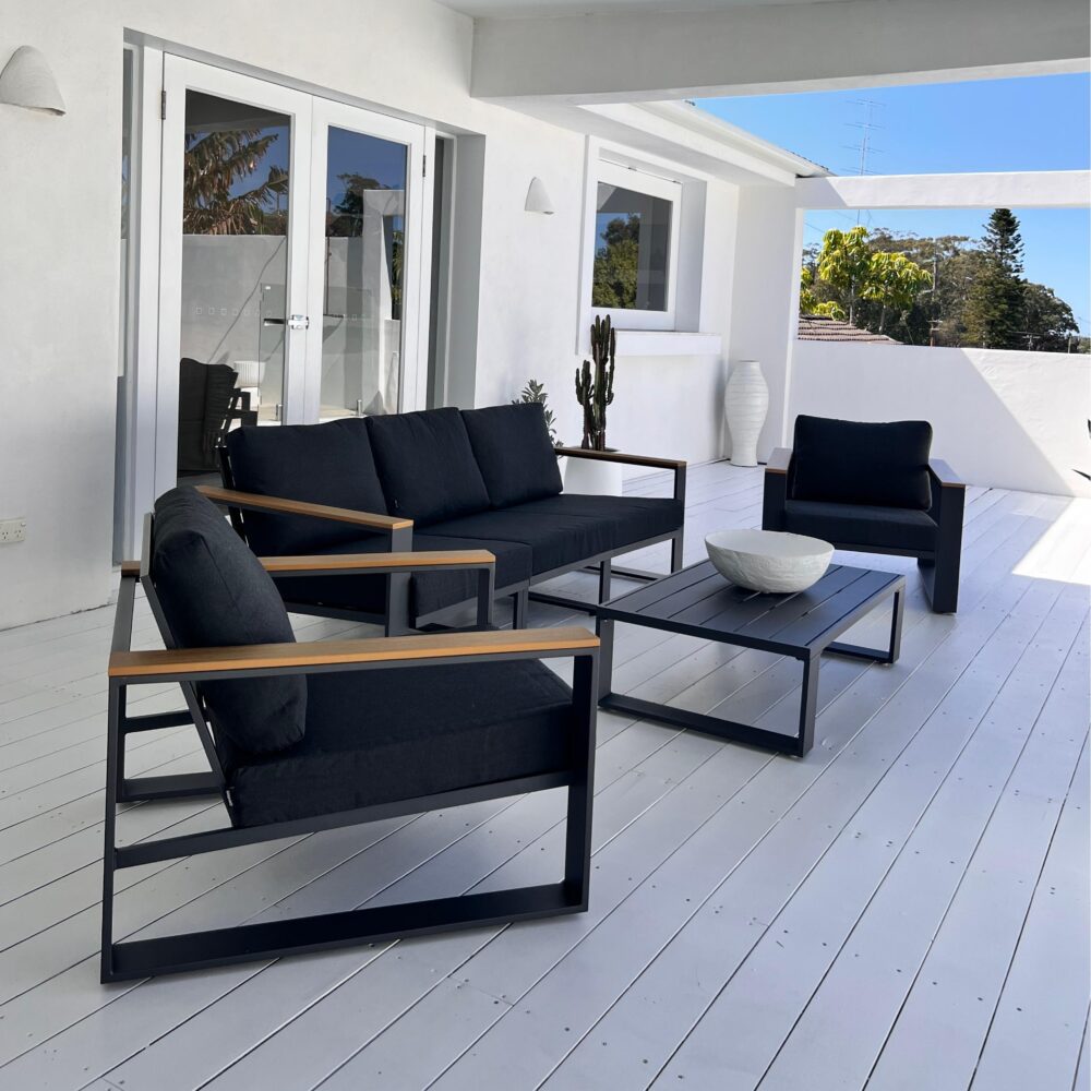 Outdoor Sofas & Lounge Sets: 5 Seater Grandeur Lounge Suite  White