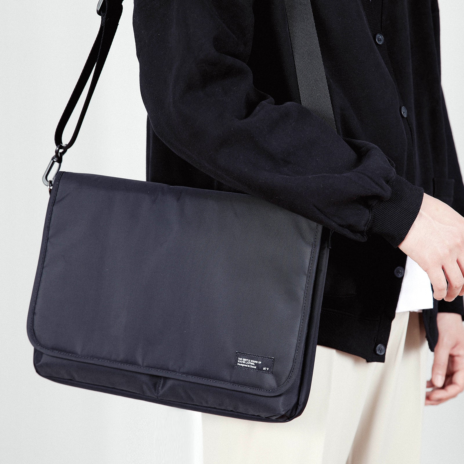 Tablets & Cases: 15.6/16 inch Laptop Sleeve Padded Shoulder Bag Travel Carry Case LATO BLACK