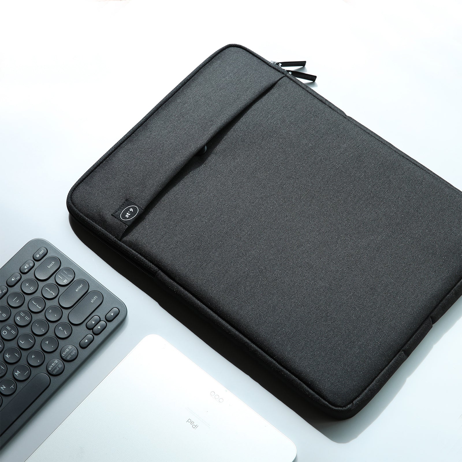 Tablets & Cases: 15 inch Laptop Sleeve Padded Travel Carry Case Bag L size LUKE BLACK