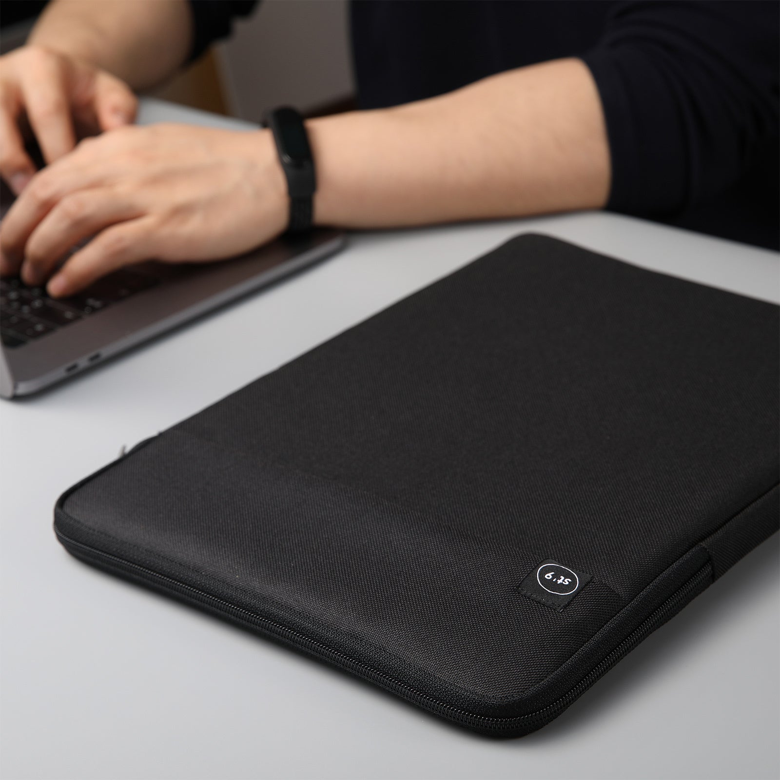 Tablets & Cases: 15 inch Laptop Sleeve Padded Travel Carry Case Bag L size LUKE BLACK