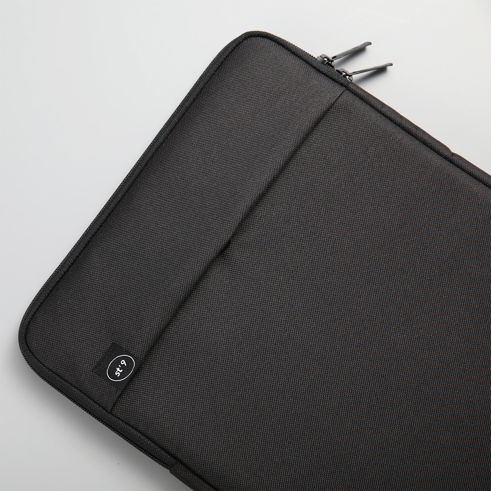 Tablets & Cases: 15 inch Laptop Sleeve Padded Travel Carry Case Bag L size LUKE BLACK