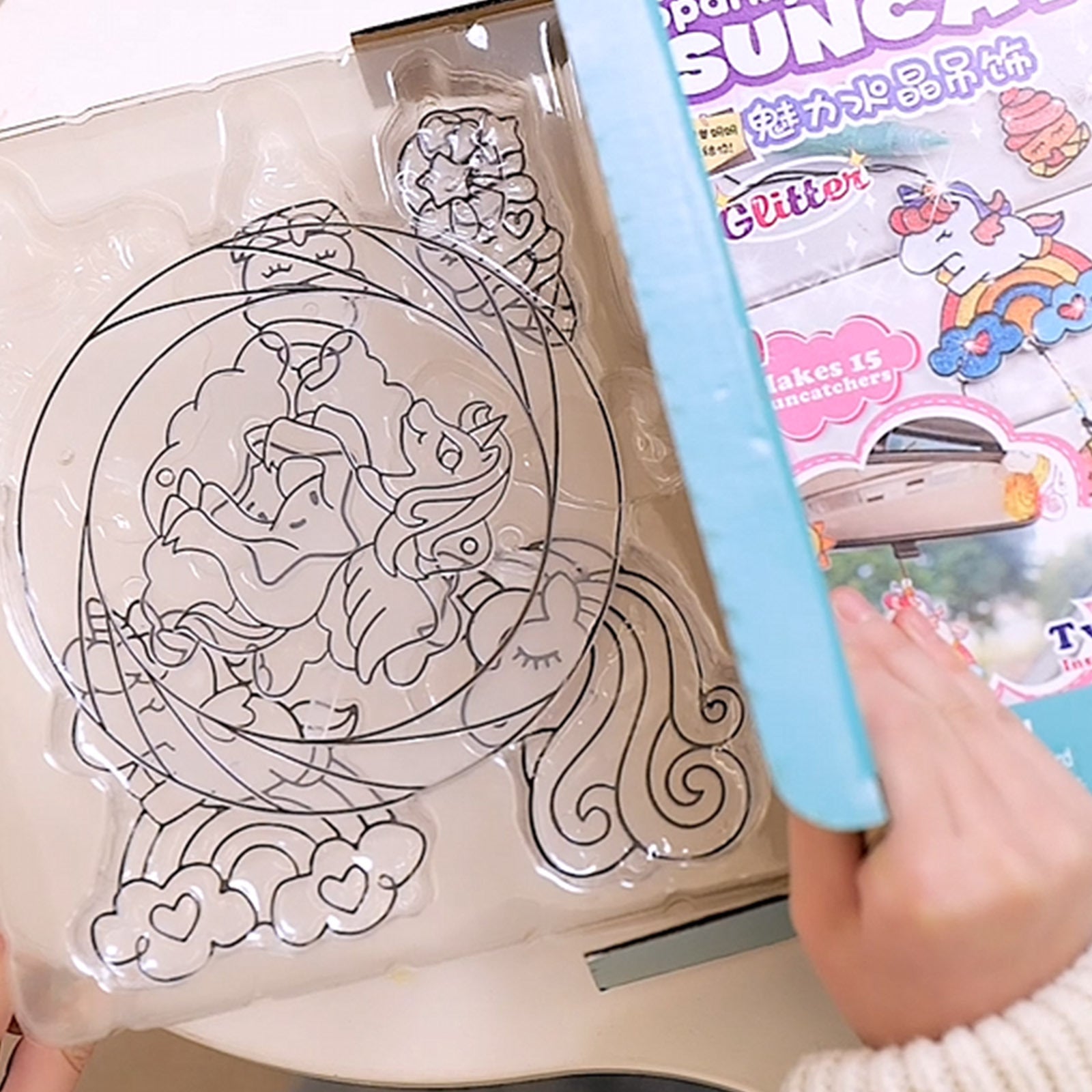 Activity Toys: Sparkly Ornament Suncatcher - DIY for Kids Art Craft Colouring PaintingSet