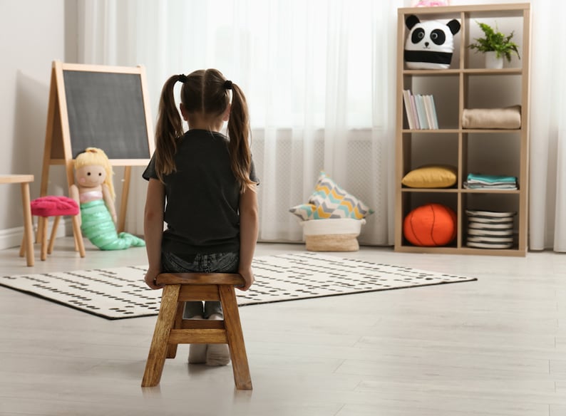 Pretend Play: Children's Chair Stool Wooden Frog Face Theme