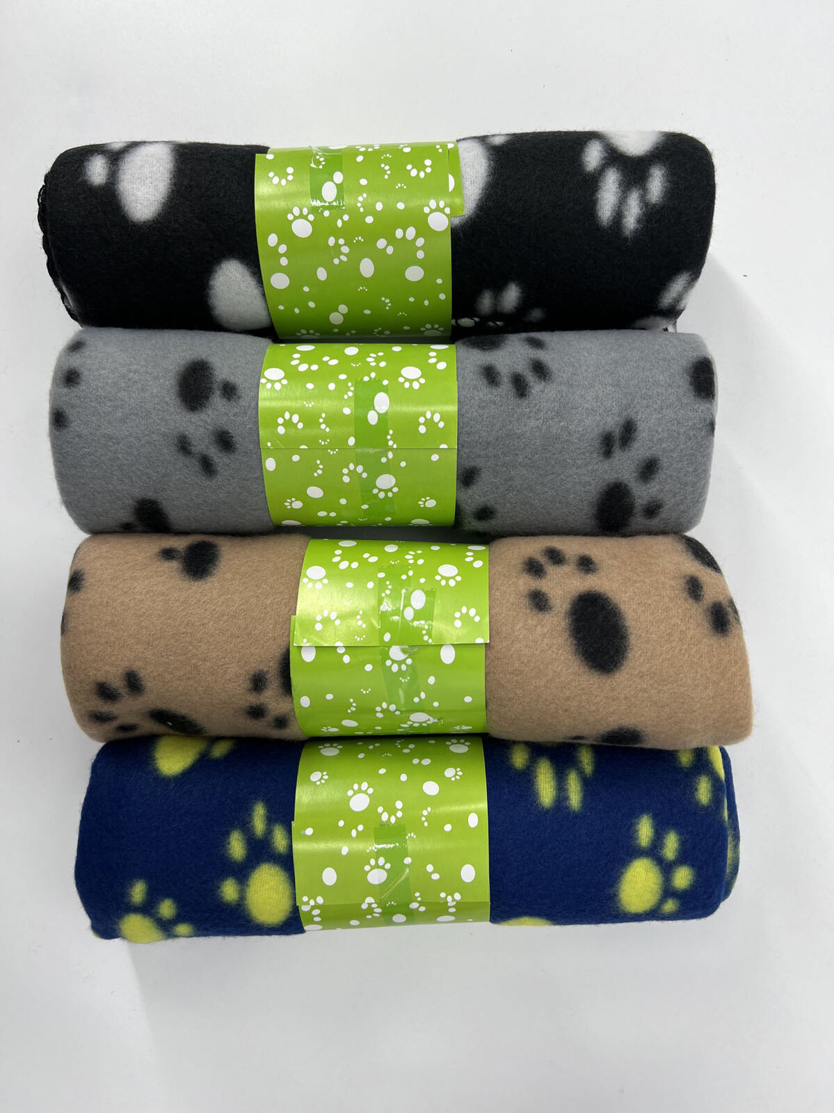 Dog Beds: YES4PETS 4 X Pet Blanket Dog Cat Rug Puppy Kitten Washable Soft Warmth Fleece 100 X 70 CM