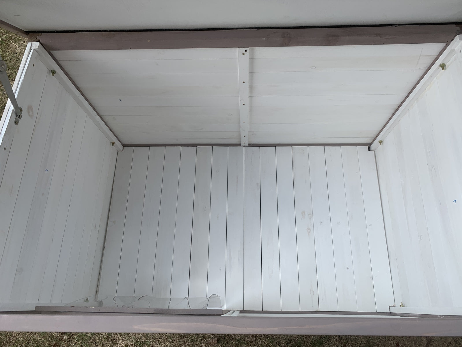 Dog Kennels: YES4PETS L Timber Pet Dog Kennel House Puppy Wooden Timber Cabin With Stripe White